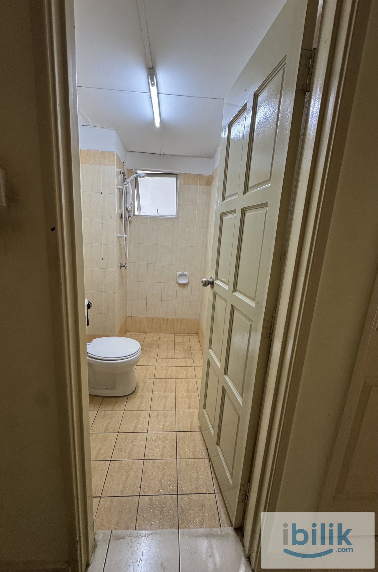 Medium Balcony Room - Image 5