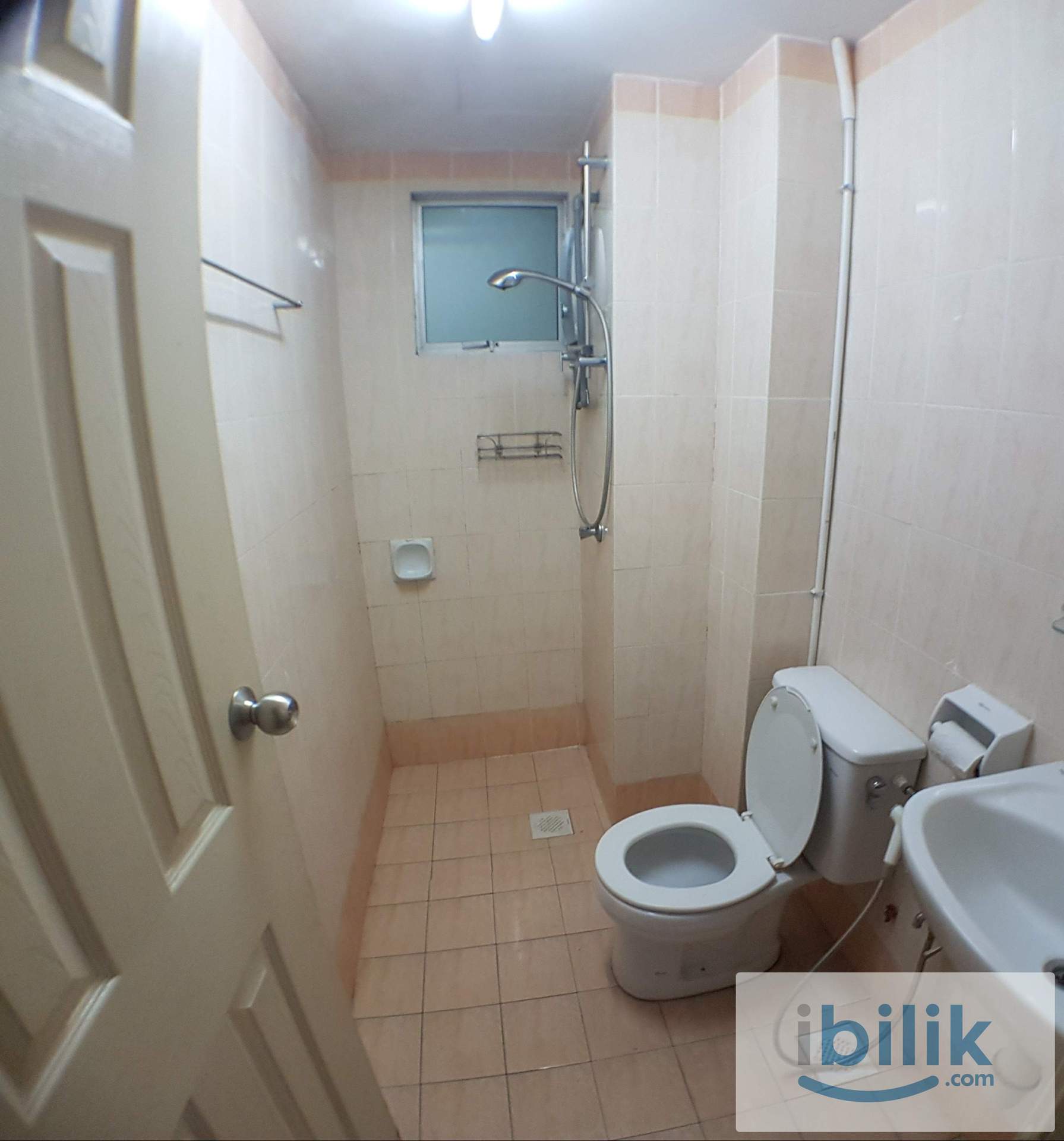 Medium Room for rent at 👉 Suriamas Condominium Pjs 10 - Image 2