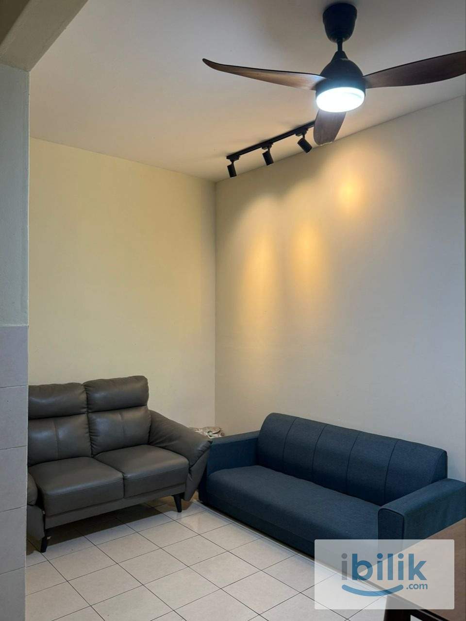 Medium Room for rent at 👉 Suriamas Condominium Pjs 10 - Image 3