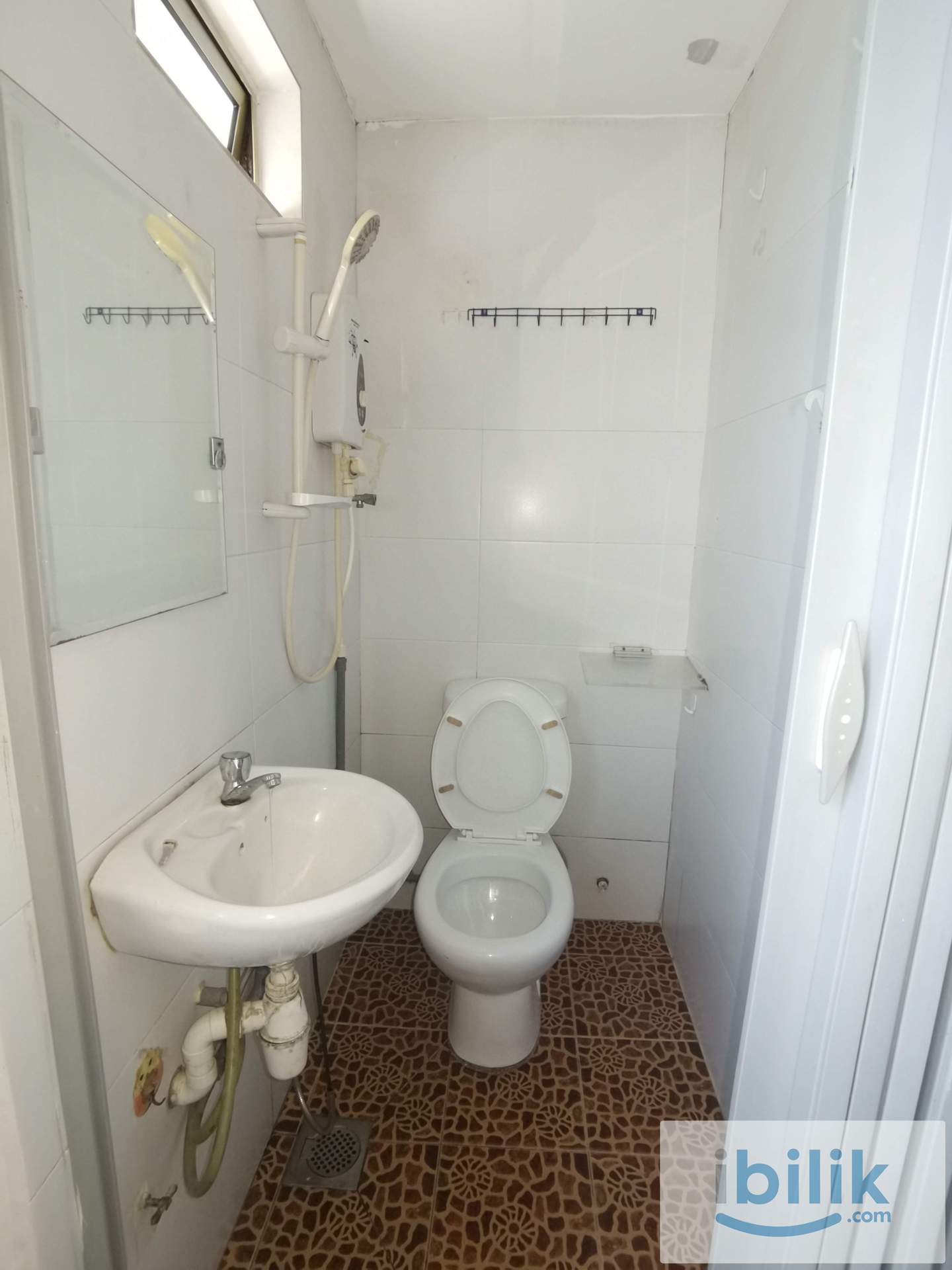 Master room Attached with private toilet Kampung Tasik Permai Ampang - Image 3