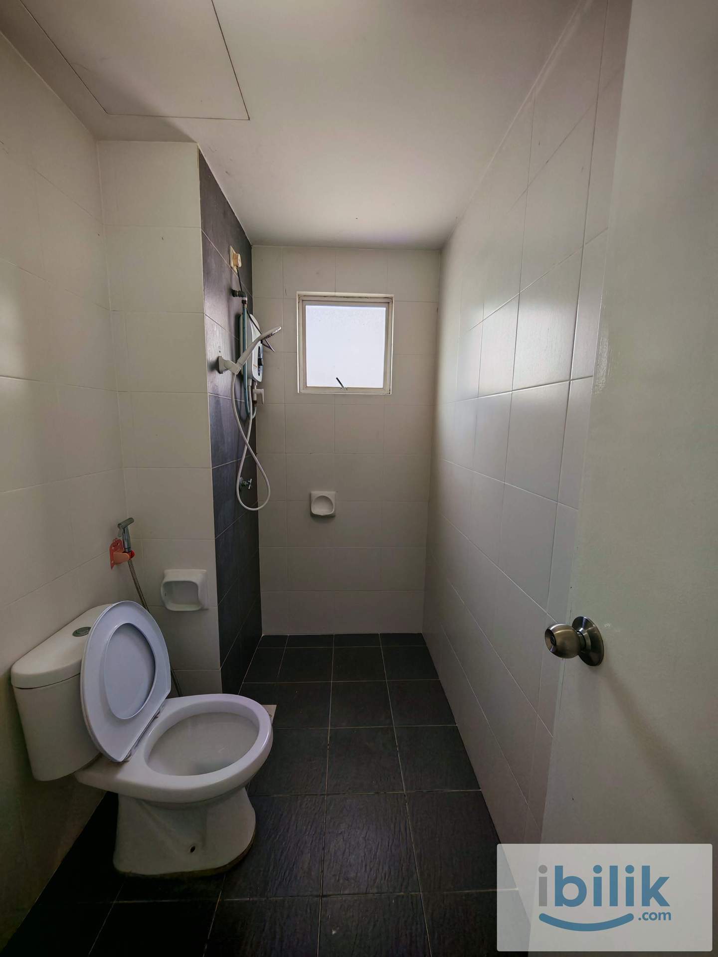 Master room With Private Toilet Near Mrt Kota Damansara - Image 3