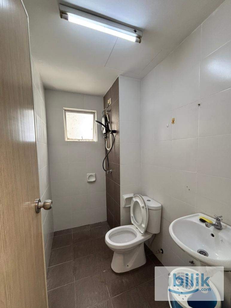 5mins walk to MRT KD/ Segi Uni, 1Station to Sunway Nexis/Giza, 3Station to KPMG/1U, 4Station to TTDI - Image 2