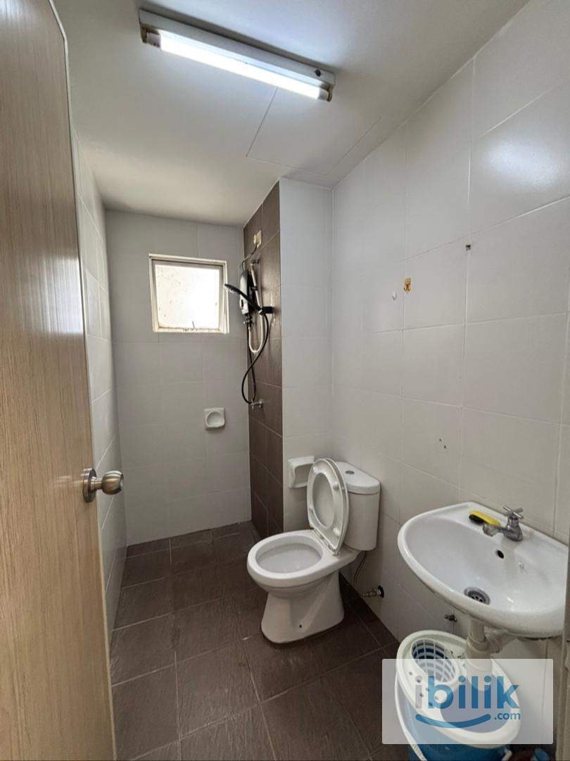 [Female Only] 5mins walk to MRT KD/ Segi Uni, 1 Station to DataranSunway, 3 Station to 1U, 4 Station to TTDI  - Image 2