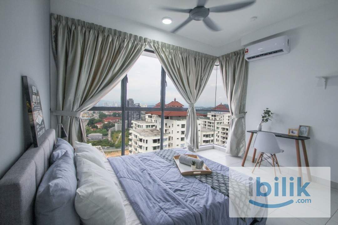 5 mins walk to Serdang KTM, 15mins walk to The Mines, 8mins to UPM/S.g Besi MRT, Master room - Image 2