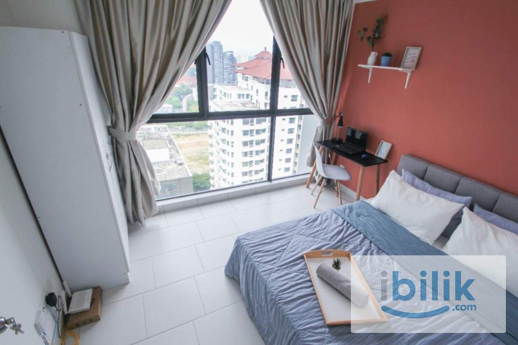 Middle room, 5 mins walk to Serdang KTM( Direct to Midvalley), 15 mins walk to The Mines, 8mins to MRT UPM/Sg Besi - Image 1
