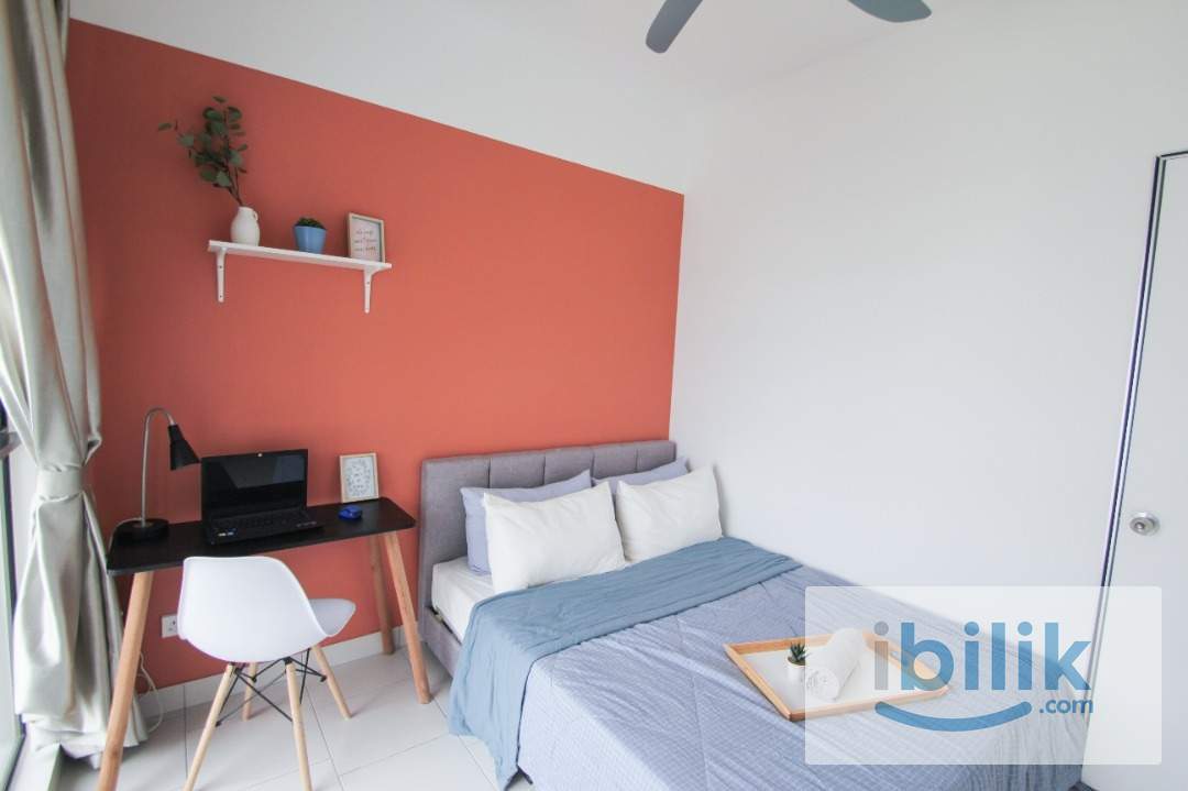 Middle room, 5 mins walk to Serdang KTM( Direct to Midvalley), 15 mins walk to The Mines, 8mins to MRT UPM/Sg Besi - Image 3