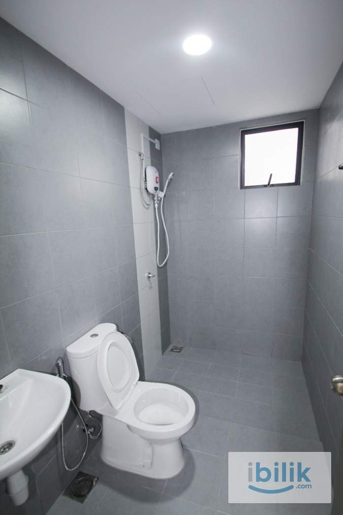 5mins walk to Serdang KTM, 15 mins walk to The Mines, 8 Minutes drive to UPM MRT, Single room - Image 5