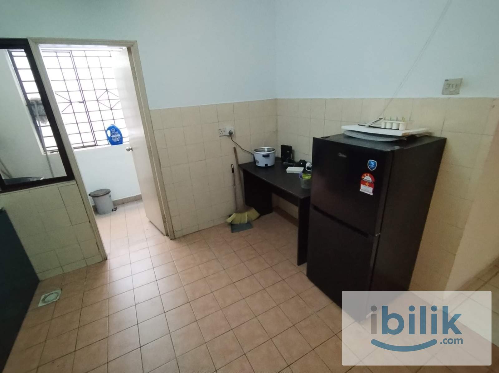 6 mins walk to MRT Surian/ Sunway Nexis, Giza, 2 Station to One Utama, 3 Station to TTDI, Single room  - Image 4