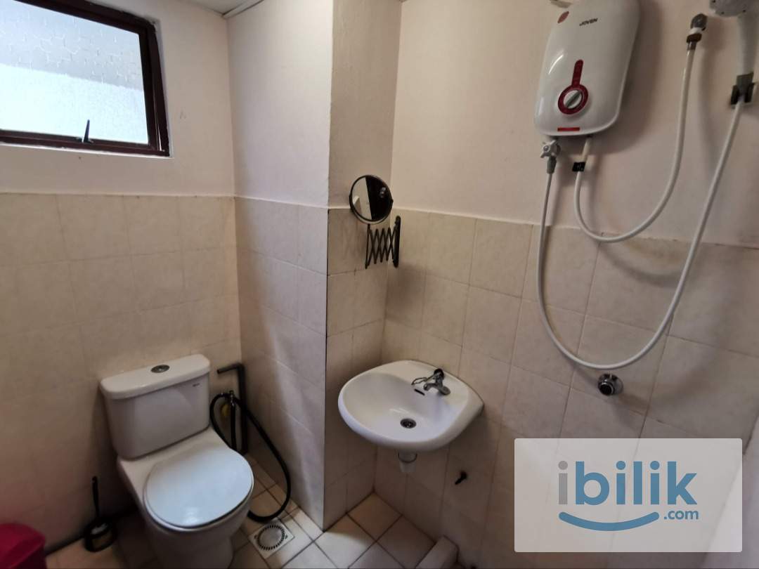Female unit! 6 minutes walk to MRT Surian, 1 Station to Segi/Ikea, 2station to 1 Utama, 3 Station to TTDI, Middle room - Image 5