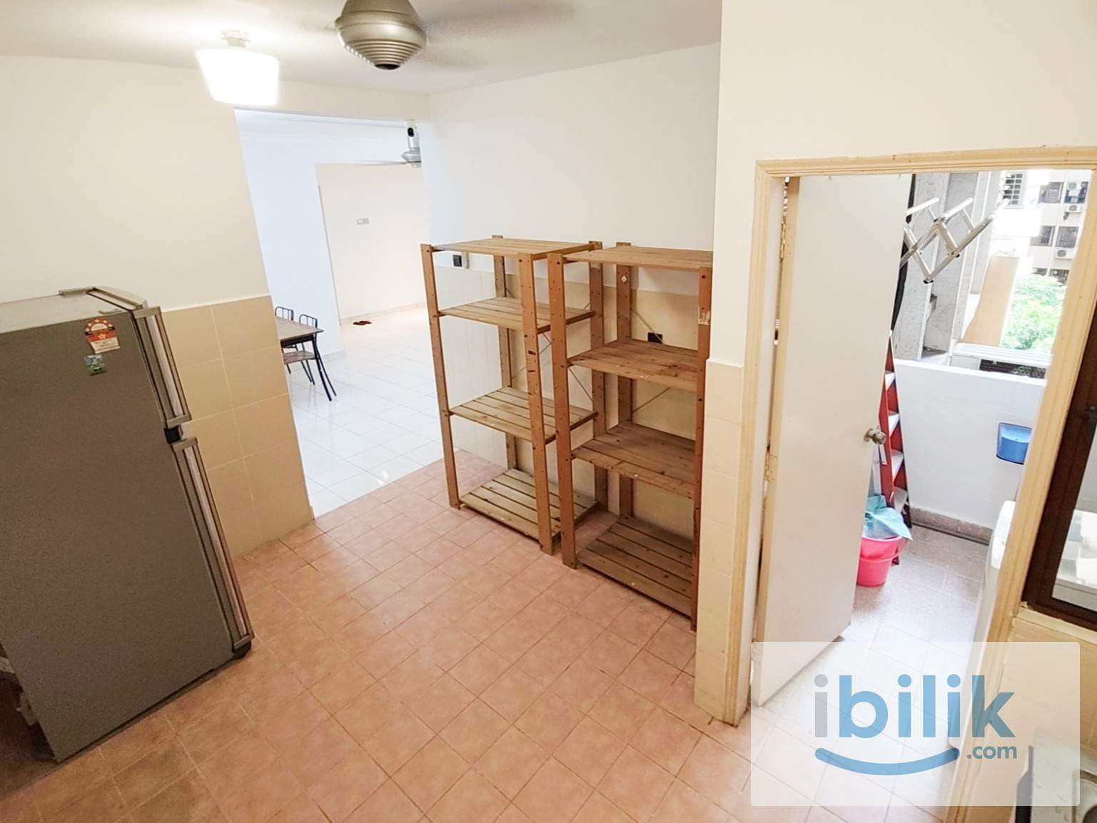 Well maintained Middle room, 6 minutes walk to MRT Surian/Giza/Nexis, 2Station to 1U/KPMG, 3 Station to TTDI - Image 4