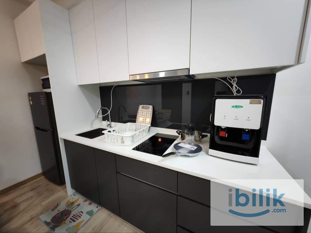 Middle room Emporis, 3mins drive to Segi, Doorstep to Jaya Grocer/Ninso/Mamak, 8mins to Sunway Nexis/Giza - Image 3