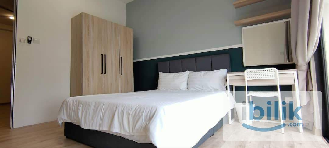 Middle room @ Emporis, 5mins walk to EmHub, Doorstep to Jaya Grocer/Ninso/Coffee shop, 8mins to Sunway Nexis/Giza - Image 2