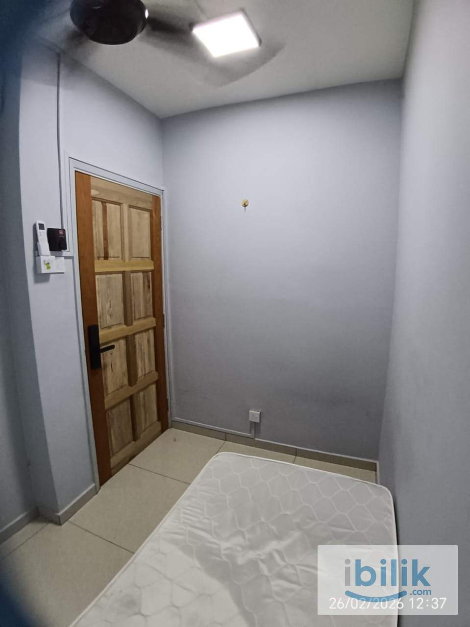 Master room with private bath near to mid valley  - Image 4