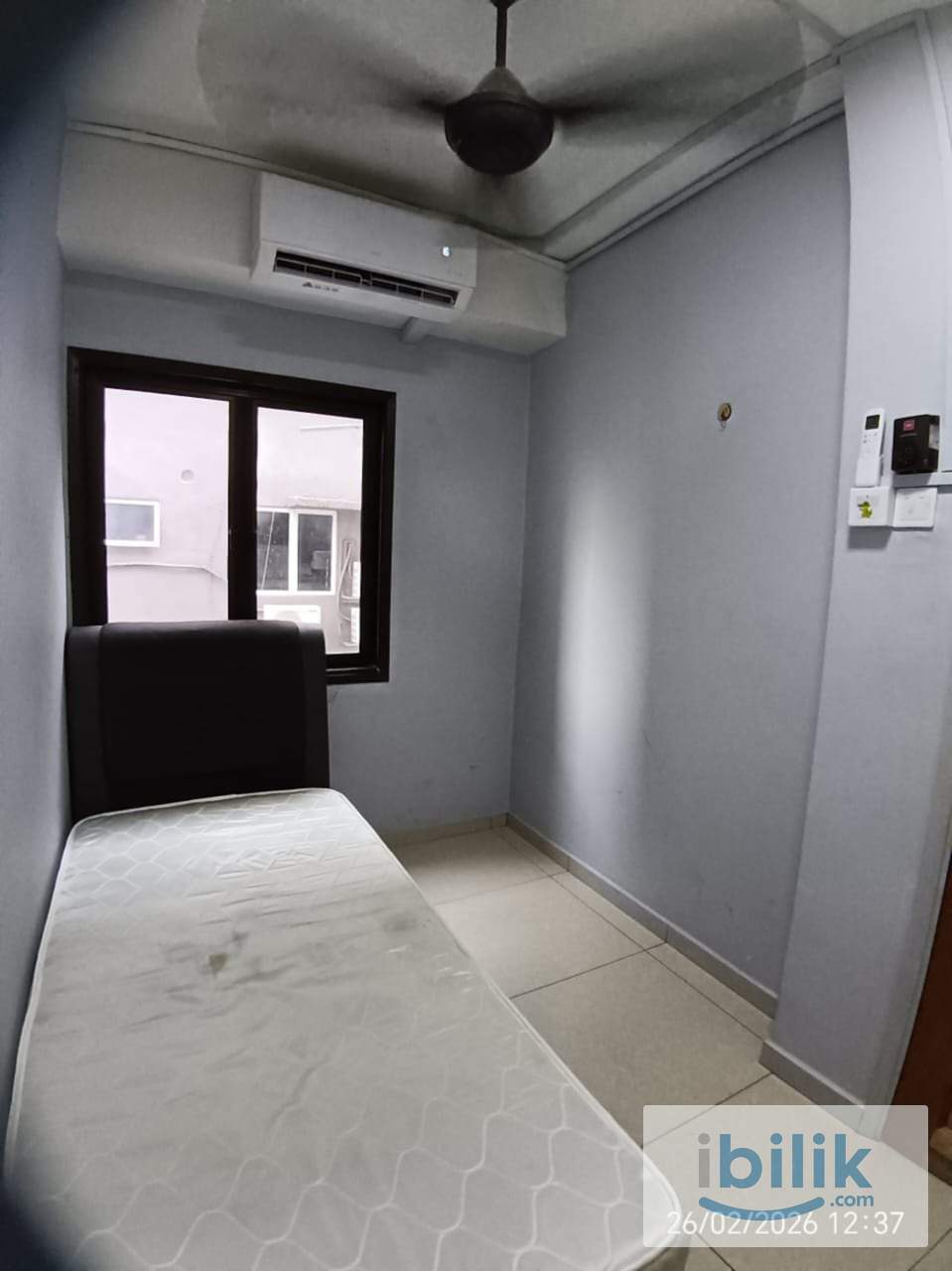 Master room with private bath near to mid valley  - Image 5