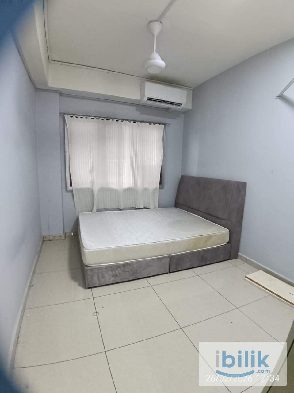 Master room with private bath near to mid valley  - Image 9