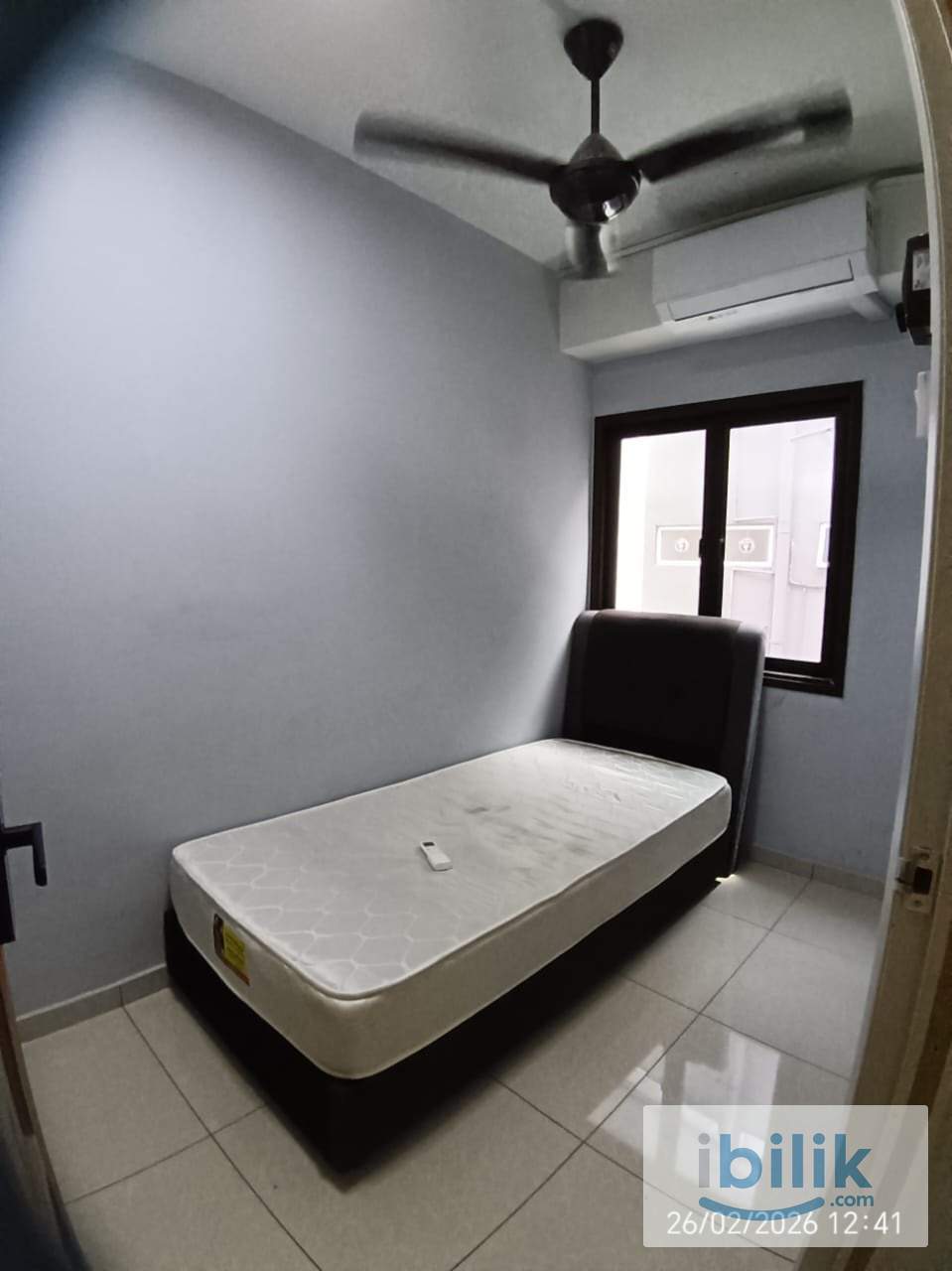 Master room with private bath near to mid valley  - Image 10