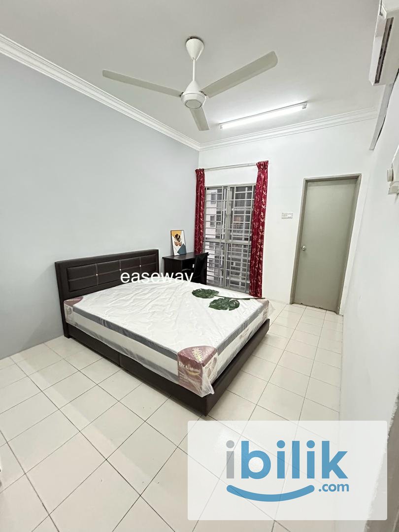 Master Room - Image 6