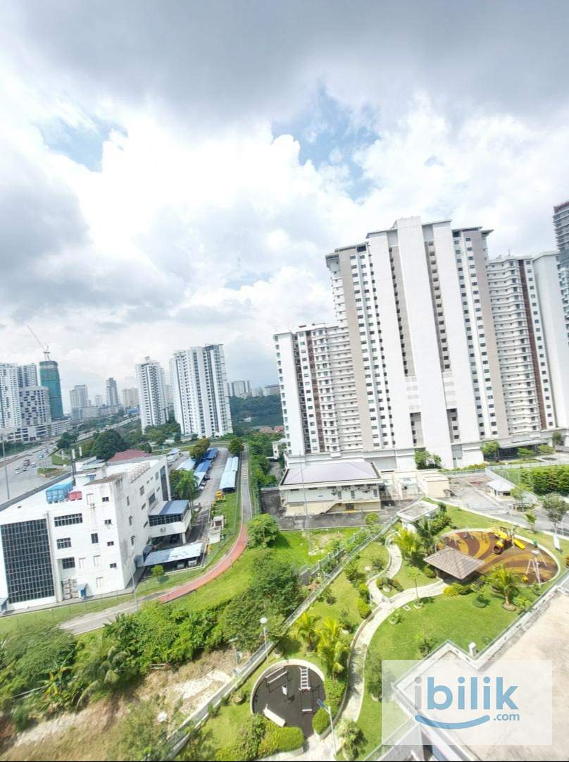 Small room at Residensi Laguna Condo, Bandar Sunway  - Image 3