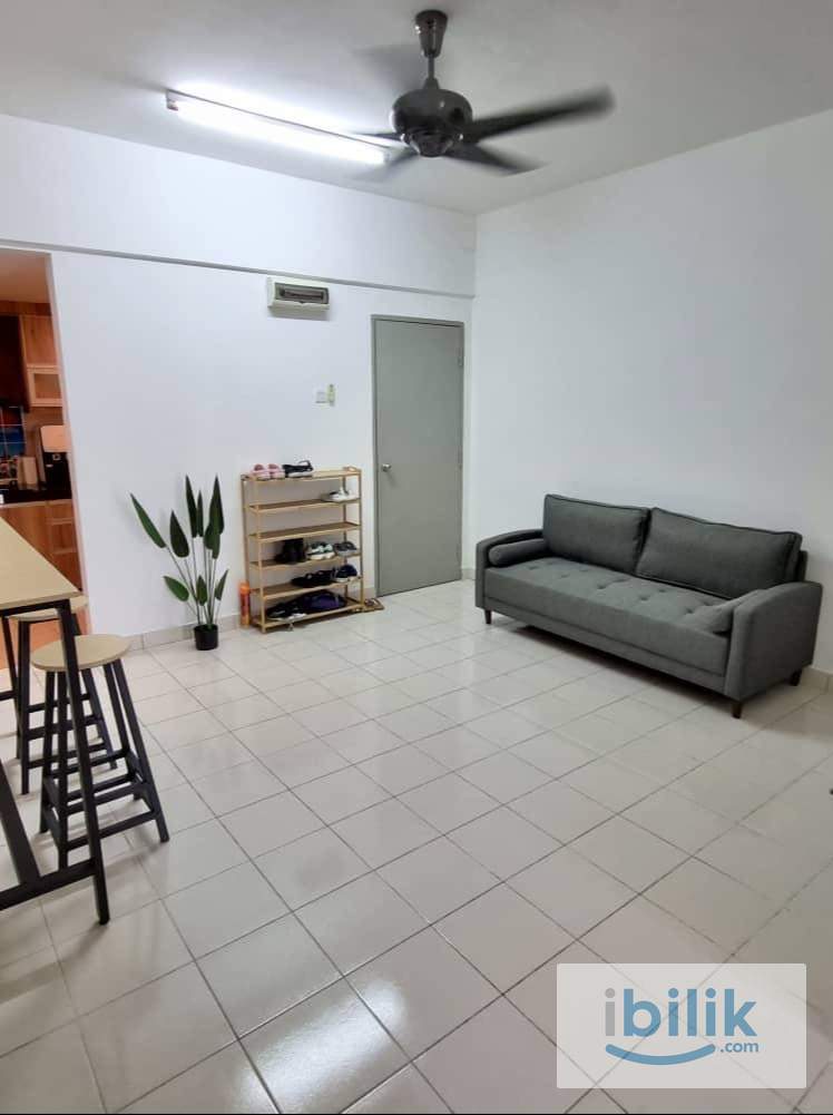Small room at Residensi Laguna Condo, Bandar Sunway  - Image 4