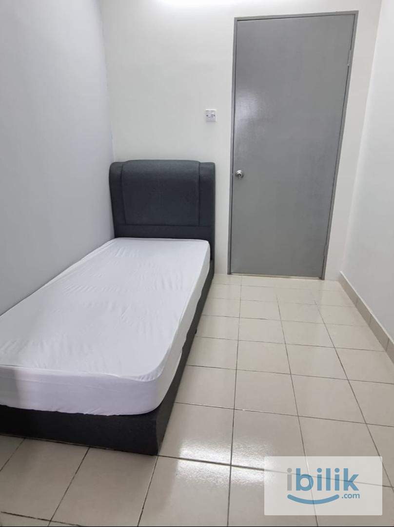 Small room at Residensi Laguna Condo, Bandar Sunway  - Image 9