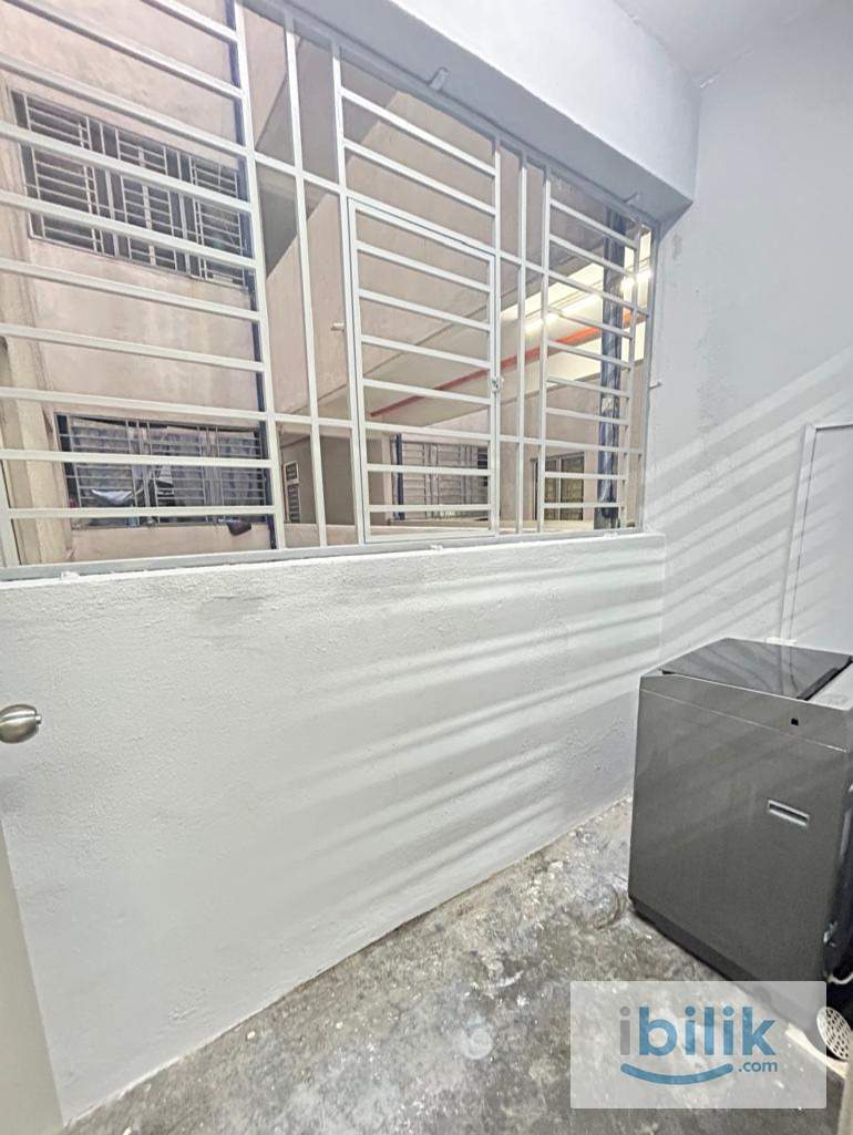 Medium Room - Image 1