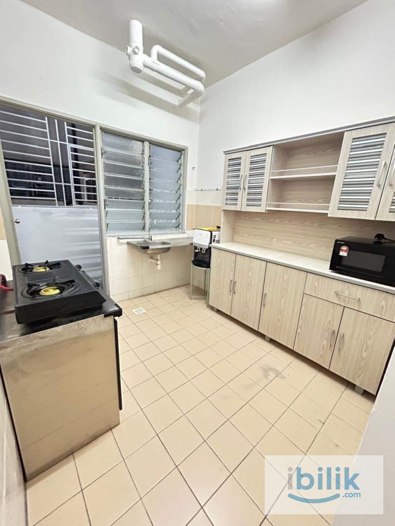 Medium Room - Image 7