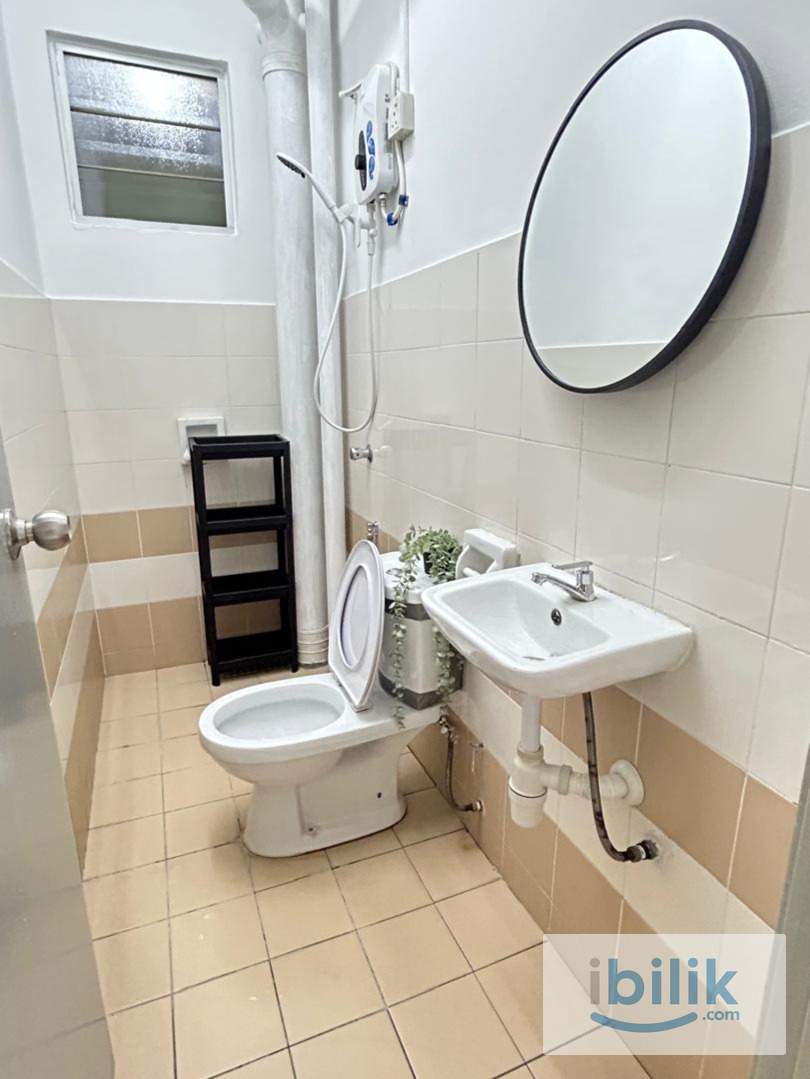 Medium Room - Image 8