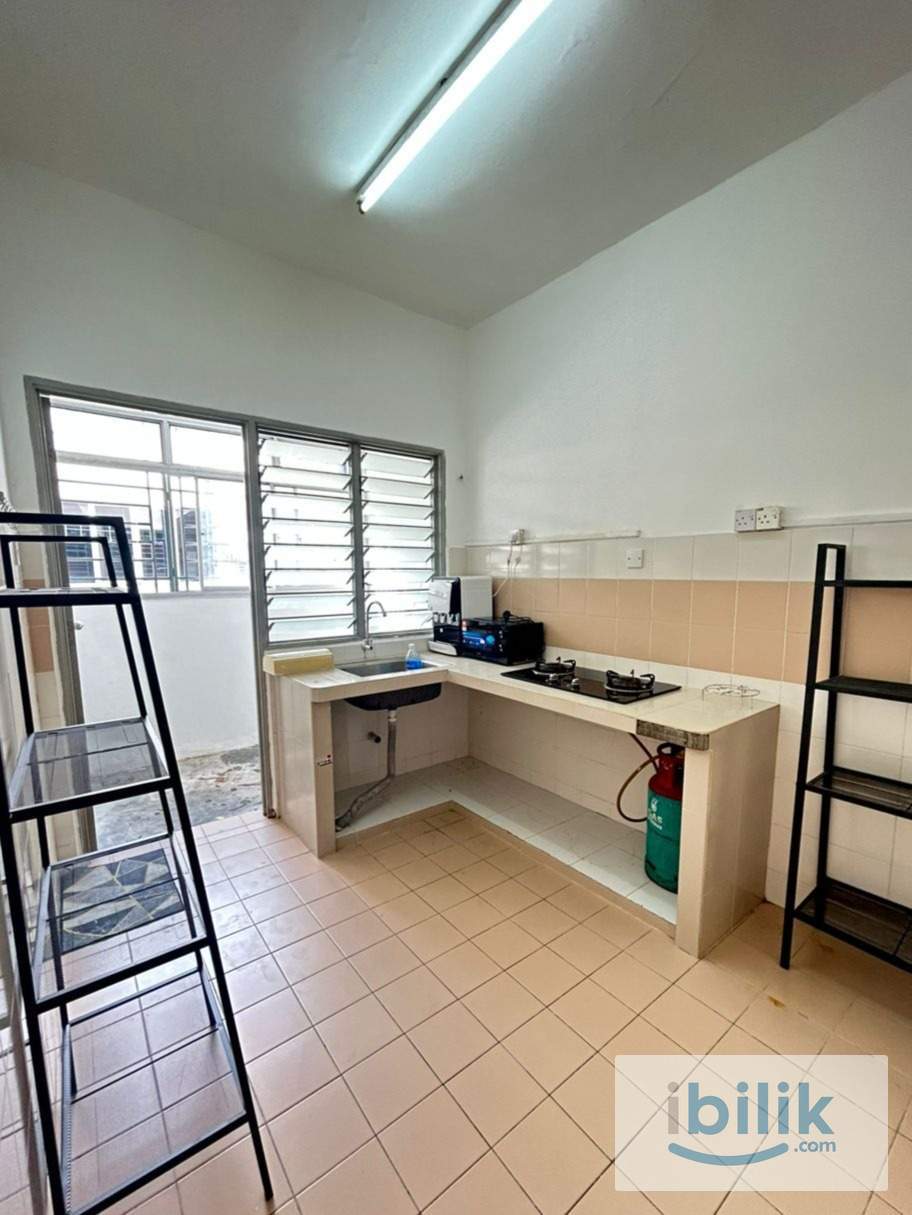 Master Room for Rent at Residensi Laguna Condominium, Bandar Sunway - Image 2