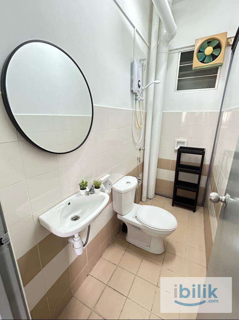 Medium room in females unit at Residensi Laguna, Bandar Sunway  - Image 3