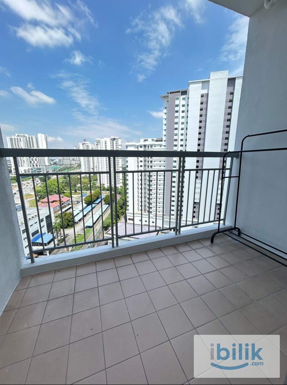 Medium room in females unit at Residensi Laguna, Bandar Sunway  - Image 9