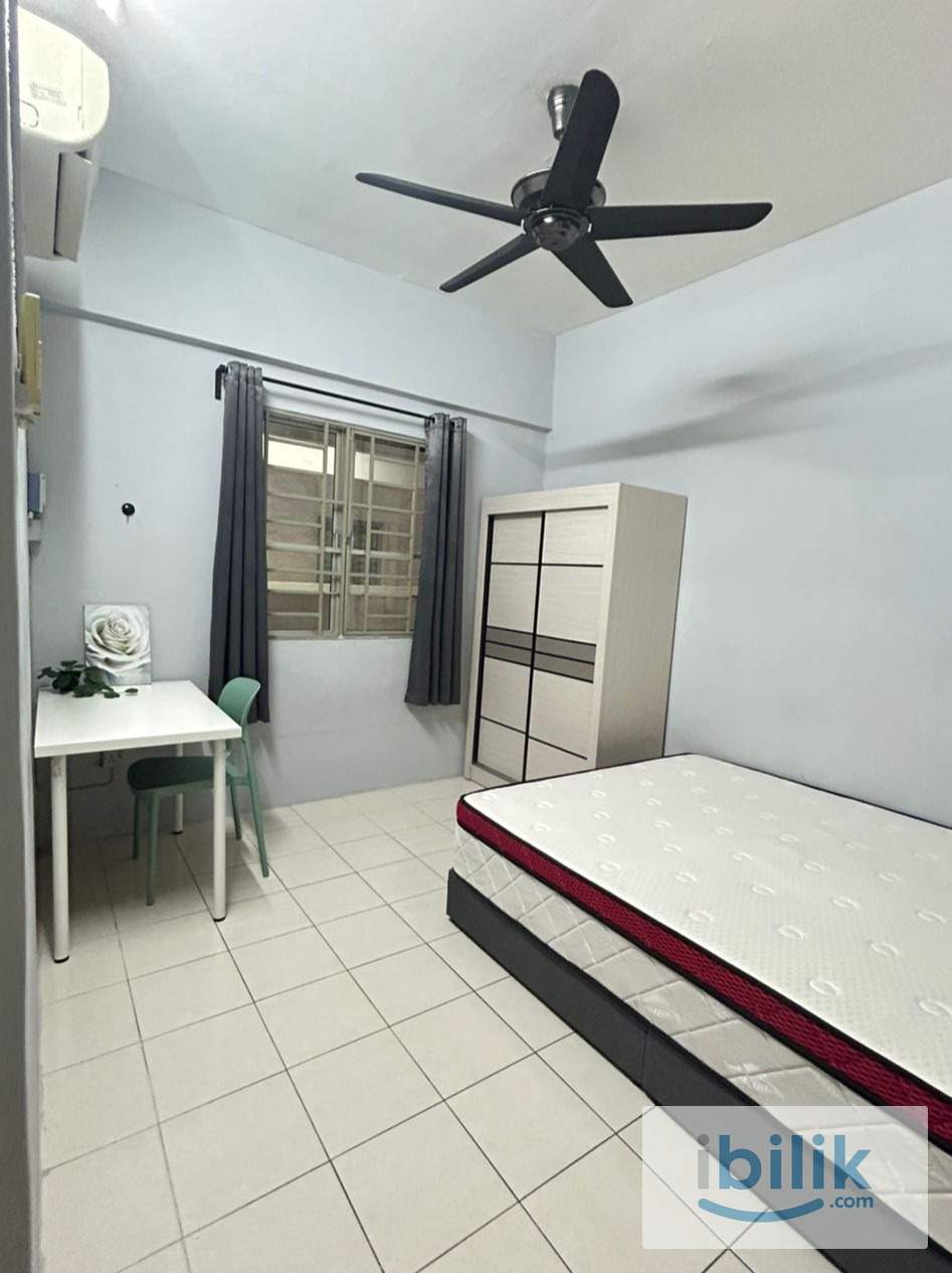 Middle Room - Image 1