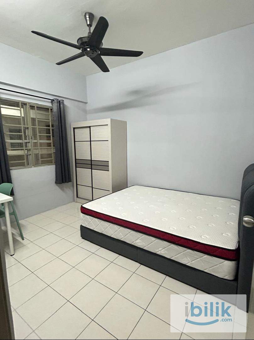 Middle Room - Image 3