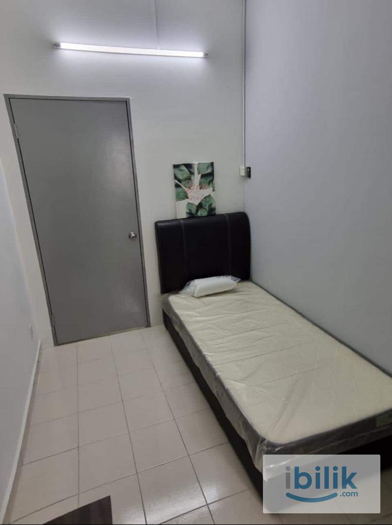 Small room at Residensi Laguna Condo, Bandar Sunway  - Image 3
