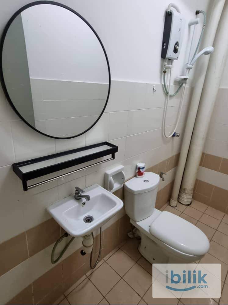 Small room at Residensi Laguna Condo, Bandar Sunway  - Image 6