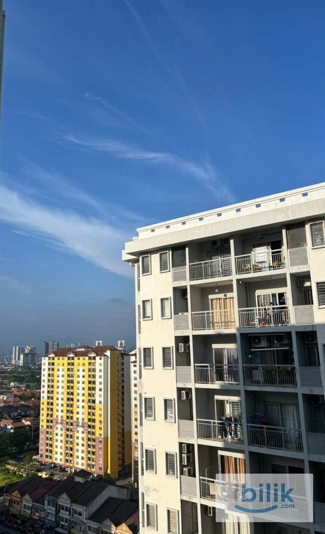 Small room at Residensi Laguna Condo, Bandar Sunway  - Image 9