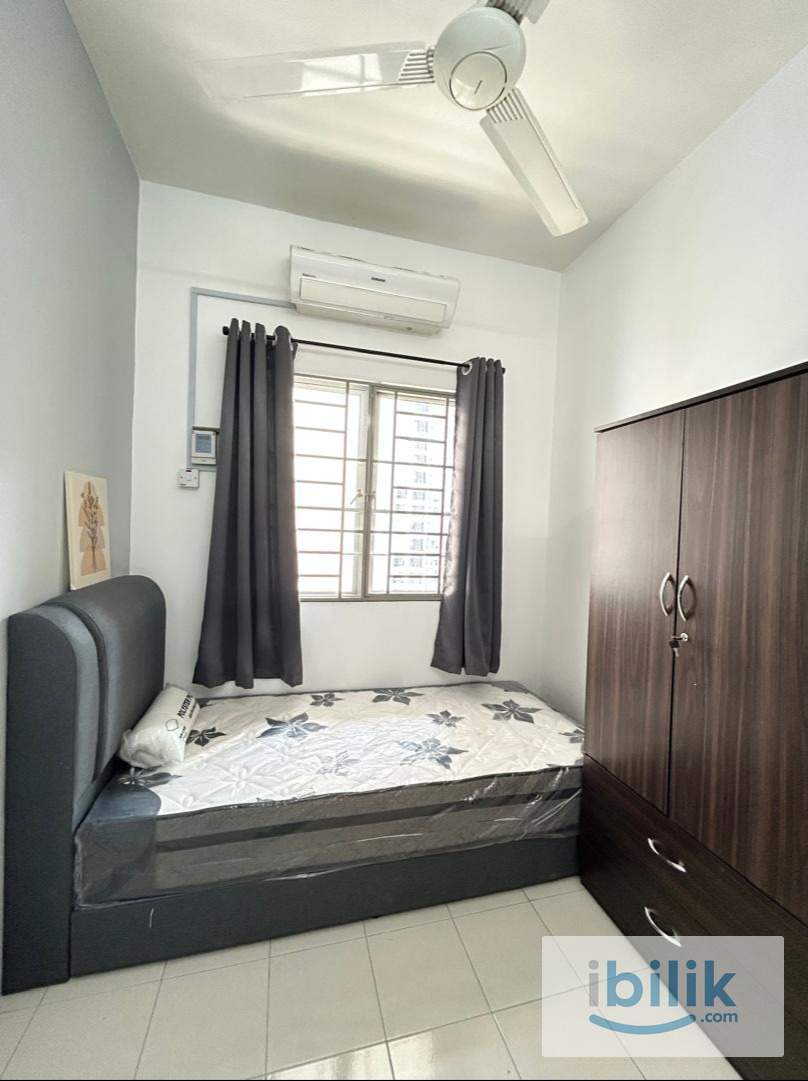 Small room in muslim females unit at Residensi Laguna Condo, Bandar Sunway  - Image 2
