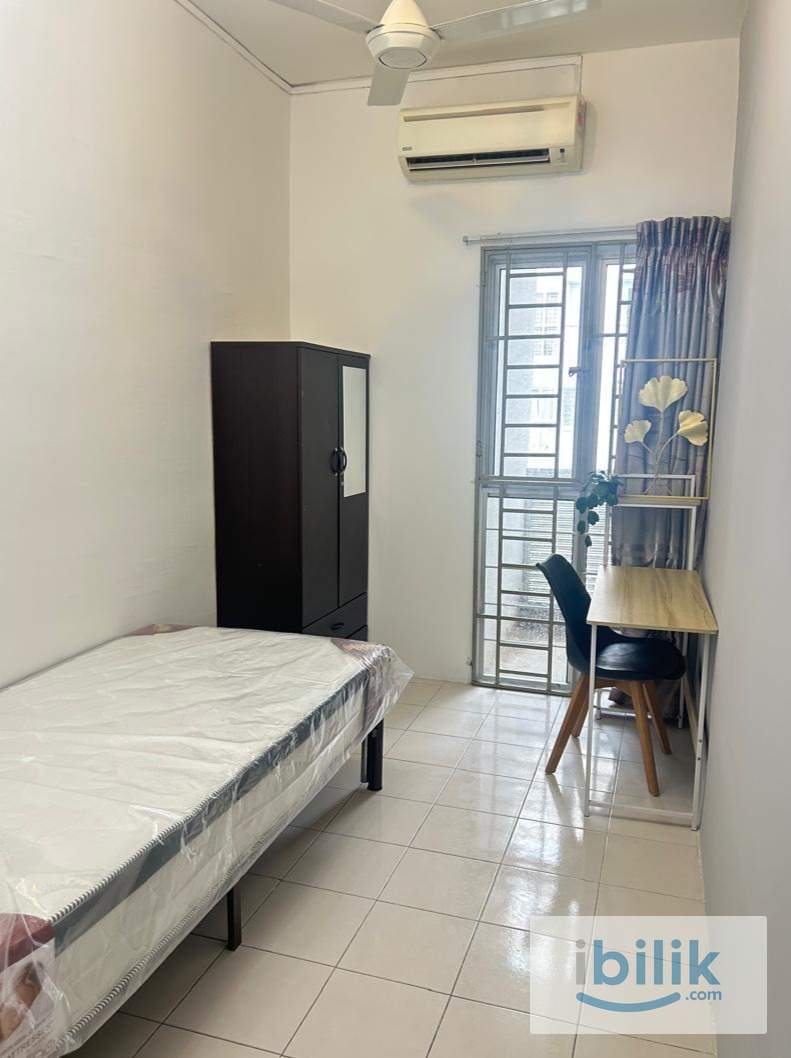 Small room at Residensi Laguna Condo, Bandar Sunway  - Image 1
