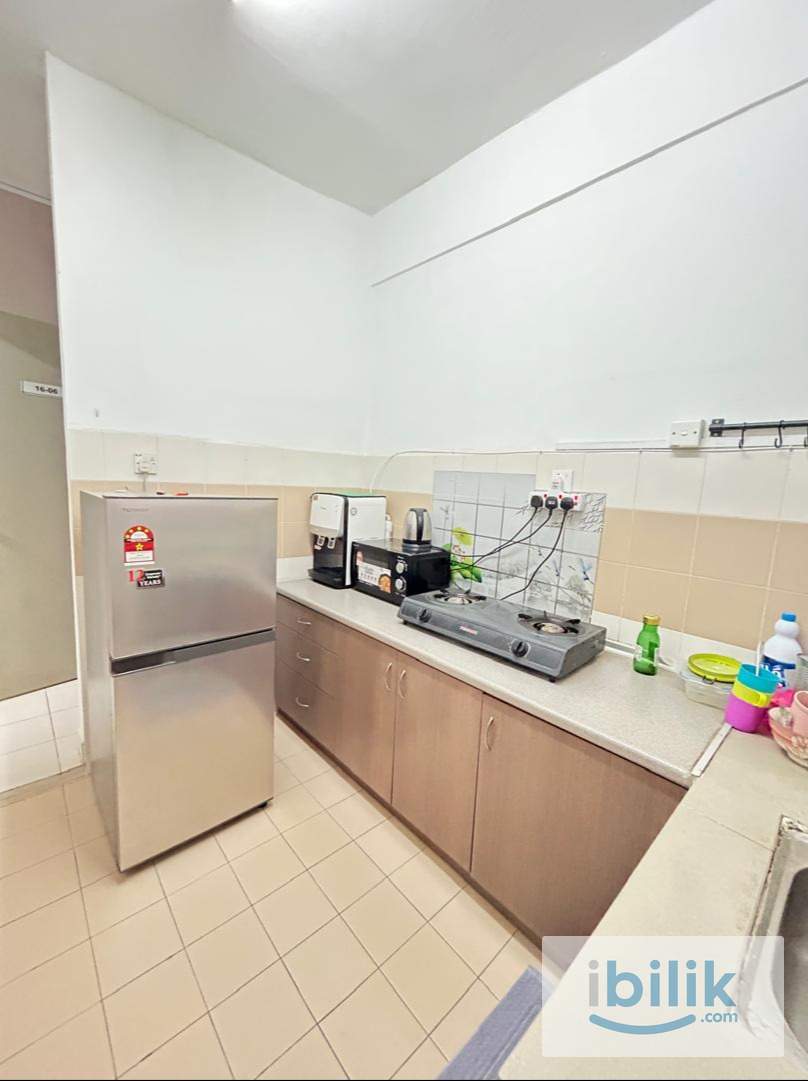 Small room at Residensi Laguna Condo, Bandar Sunway  - Image 3