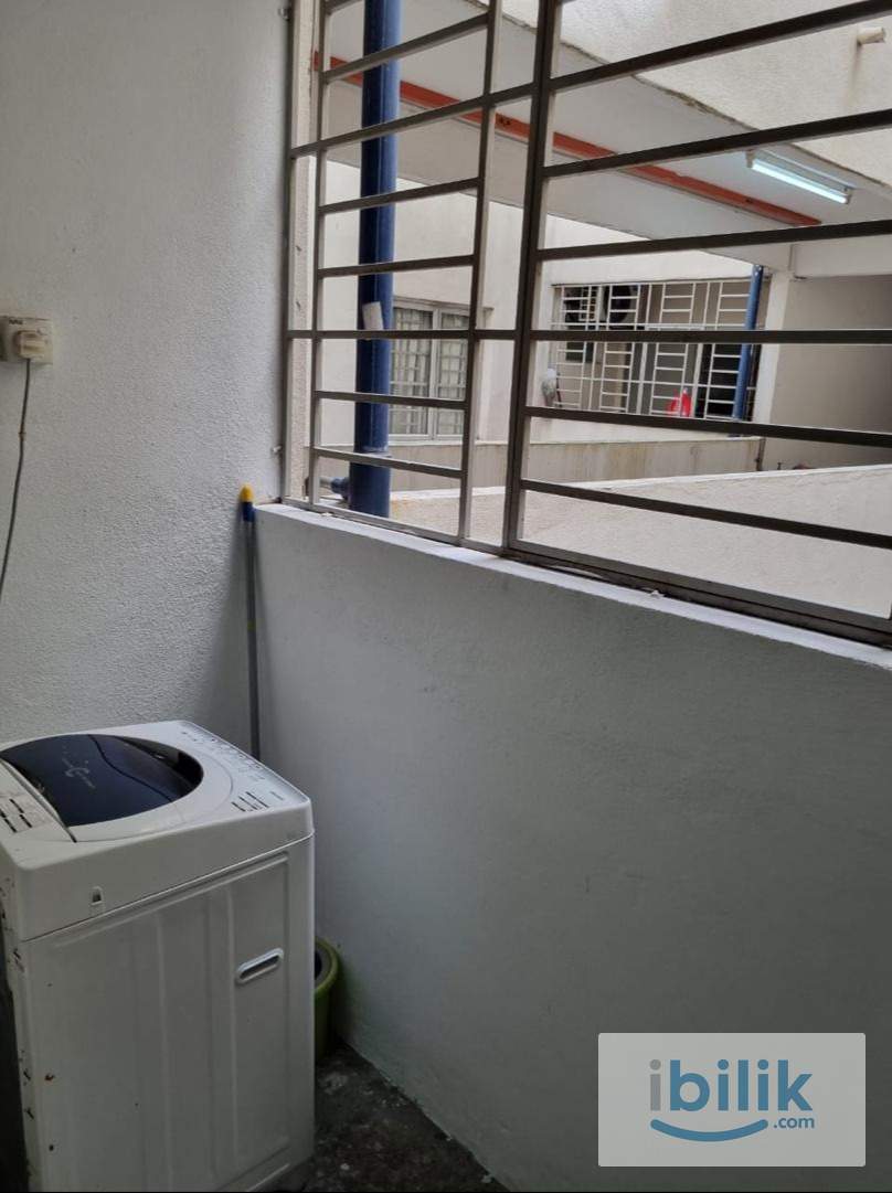 Small room at Residensi Laguna Condo, Bandar Sunway  - Image 5