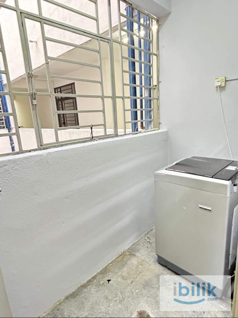 Small room at Residensi Laguna Condo, Bandar Sunway  - Image 5