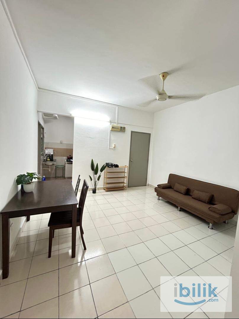 Small room at Residensi Laguna Condo, Bandar Sunway  - Image 8