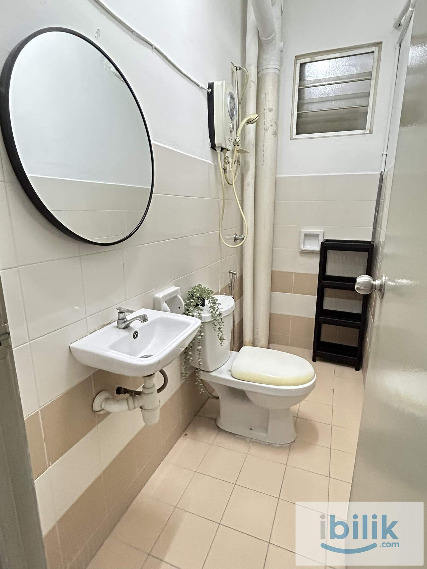 Medium Room for Rent at Residensi Laguna Condominium, Bandar Sunway - Image 9