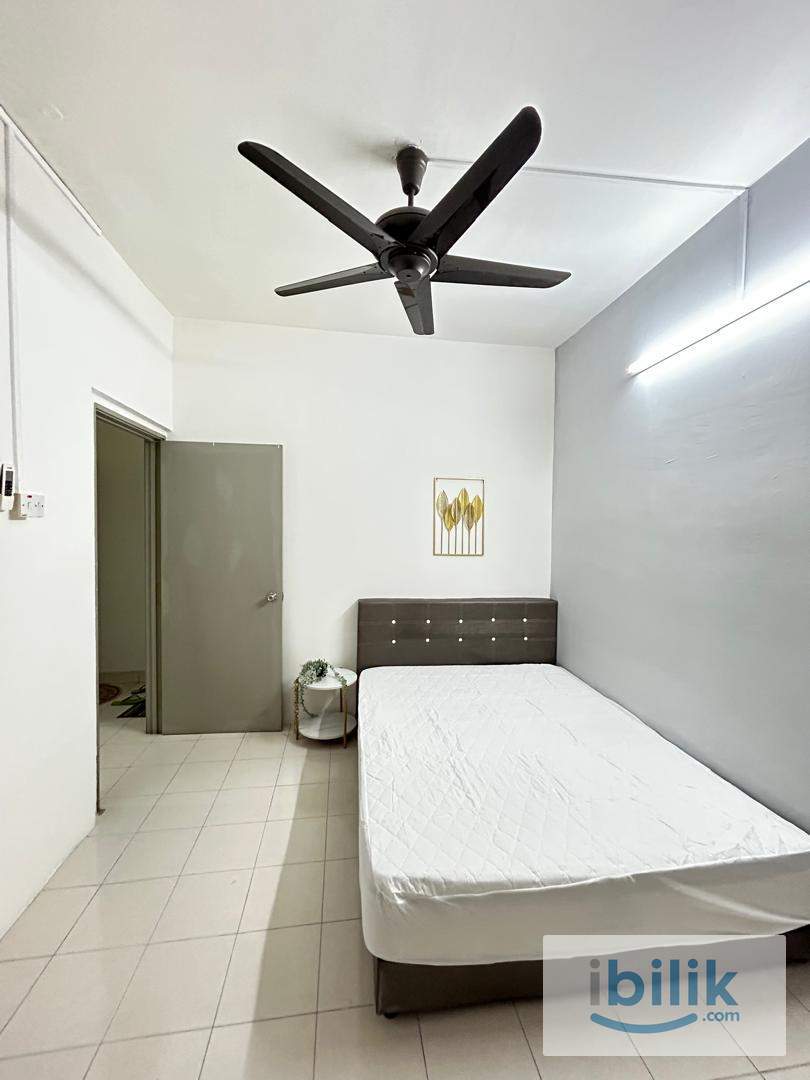 Medium Room for Rent at Residensi Laguna Condominium, Bandar Sunway - Image 2