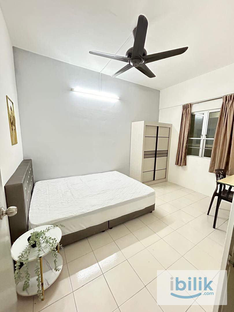 Medium Room for Rent at Residensi Laguna Condominium, Bandar Sunway - Image 1