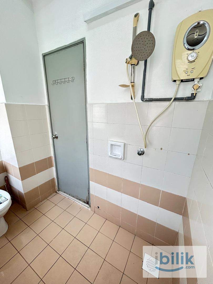Full-Furnished Master Room for Rent at Residensi Laguna Condo, Bandar Sunway - Image 5