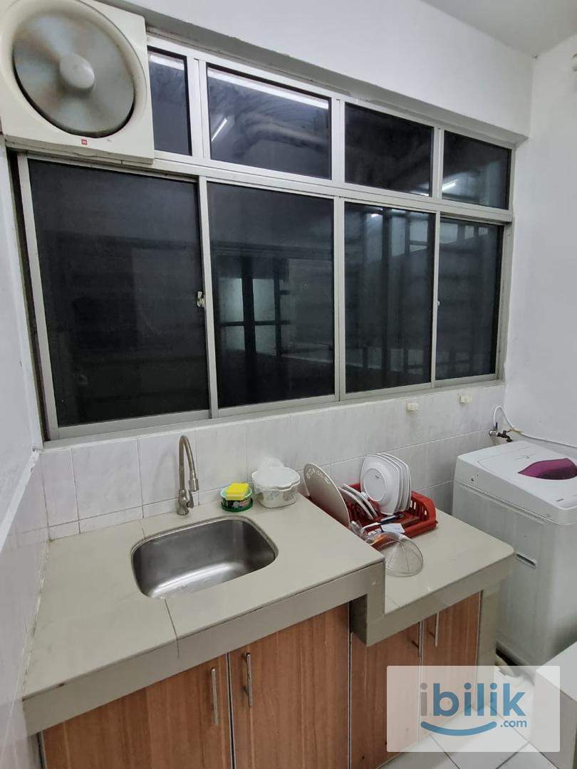 Full-Furnished Master Room for Rent at Residensi Laguna Condo, Bandar Sunway - Image 9