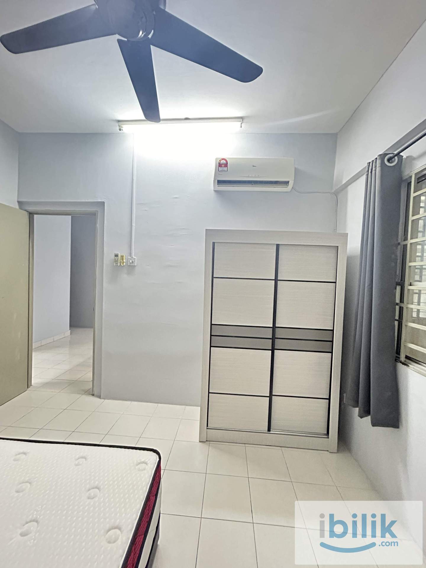 Medium Room for Rent at Residensi Laguna Condominium Bandar Sunway - Image 4