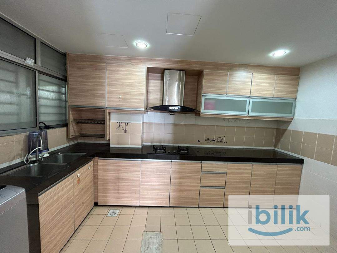  Full-Furnished Room for Rent at Residensi Laguna Condo, Bandar Sunway - Image 5