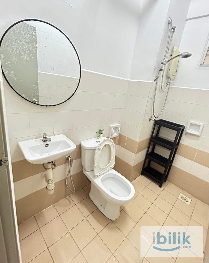 Medium Room for Rent at Residensi Laguna Condominium, Bandar Sunway - Image 7