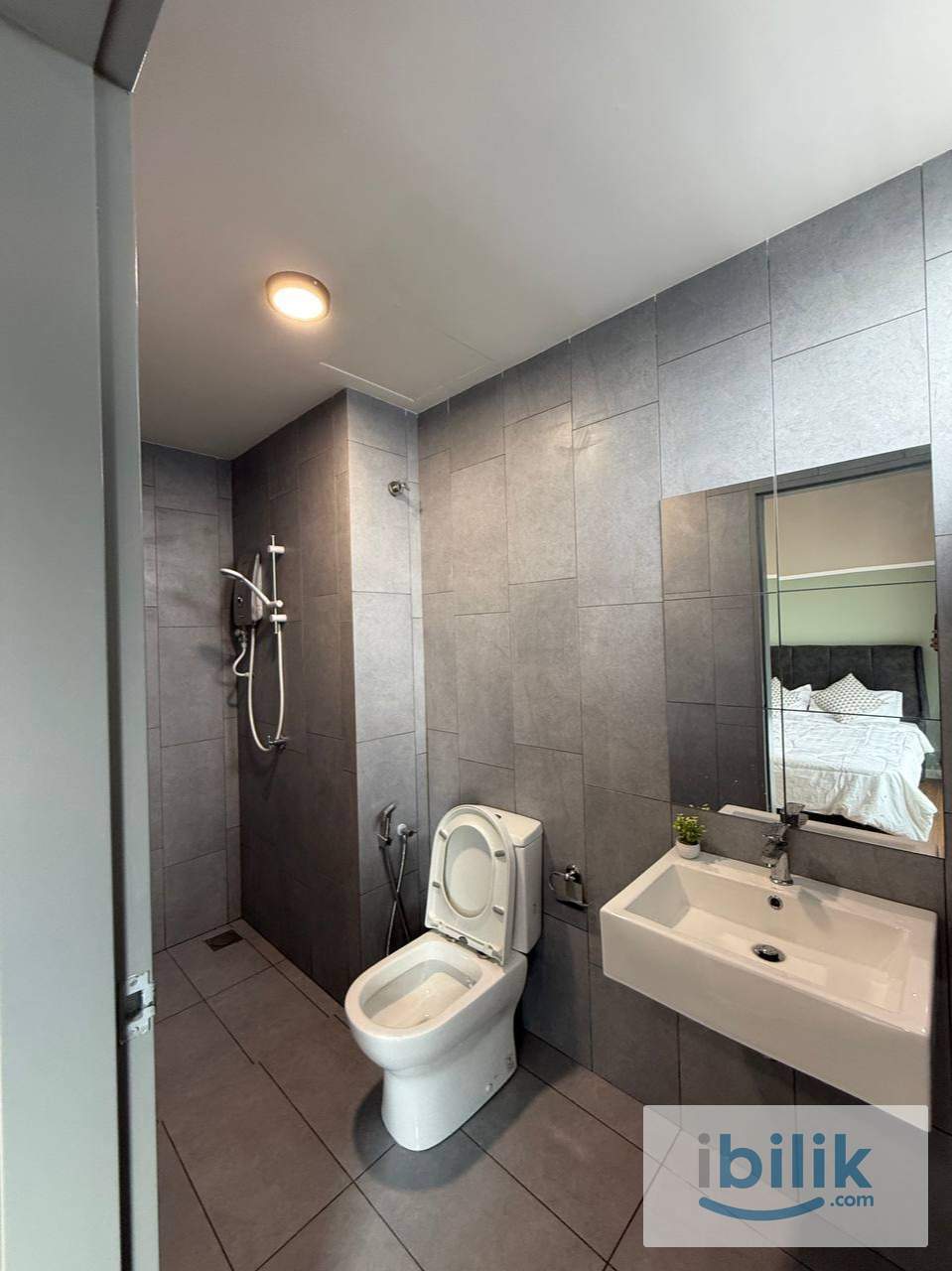 Cheras M Vertica Mix Unit Master Room for Rent (FREE utilities, near MRT Maluri) - Image 2